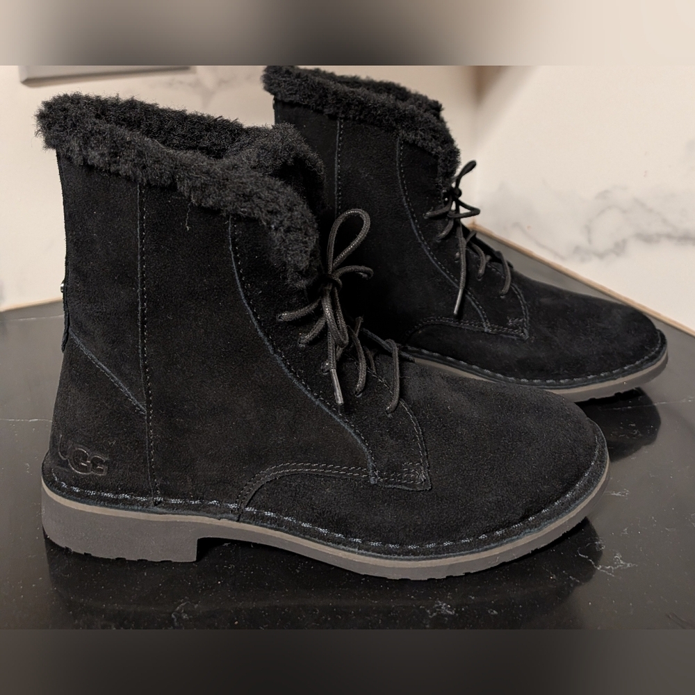 UGG Quincy Suede Shearling Lined Lace-Up Ankle Boots NIBox Size 8 MSRP $170 - Picture 3 of 10
